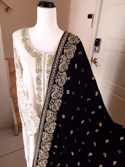 Black & Gold Velvet Shawl