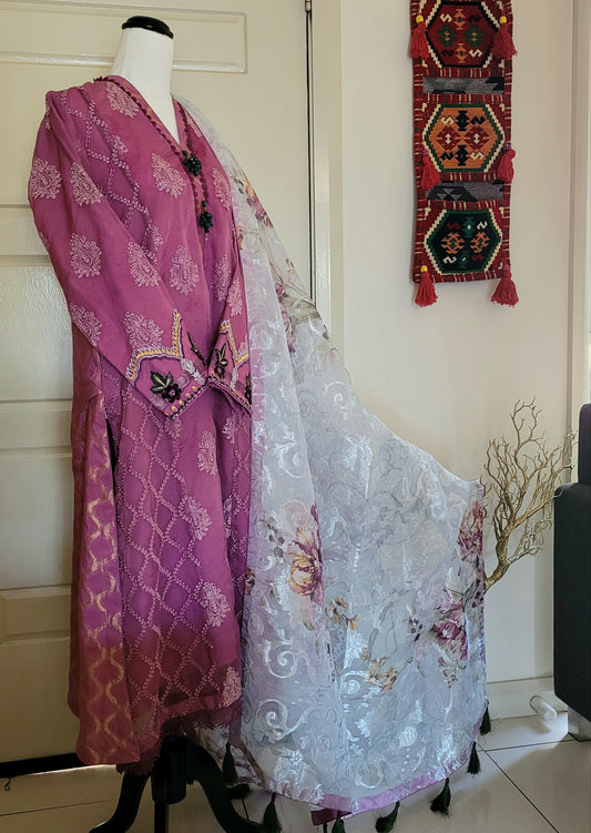 Embroidered Luxury Organza Mauve 3 Piece Suit with Mirror Resham Embroidery