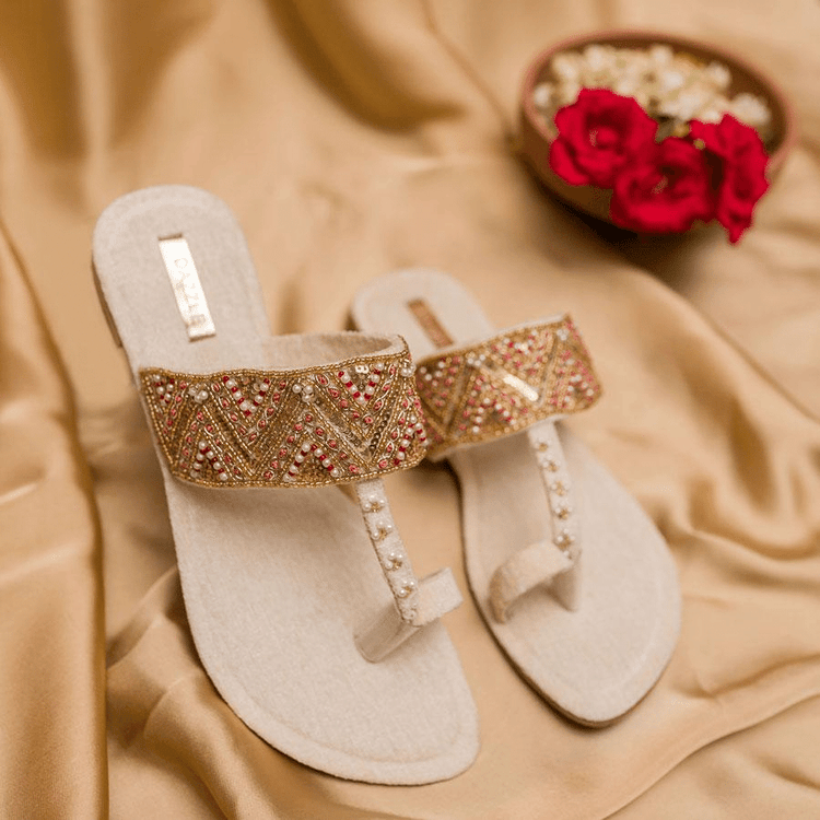 Adele Kolhapuri (White & Golden)
