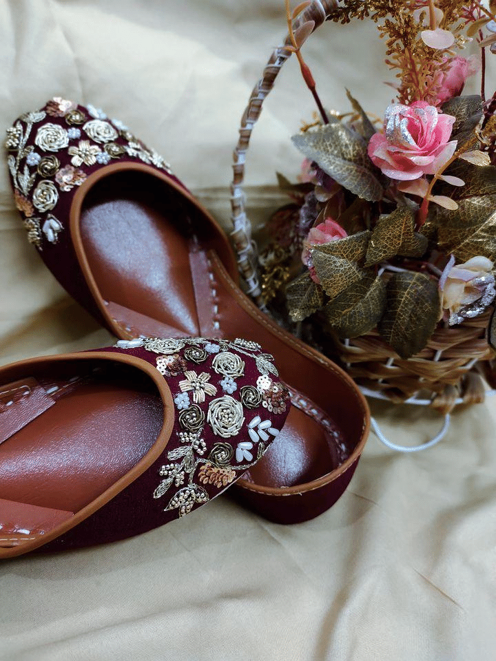 Cora Flowers Khussa (Dark Brown)