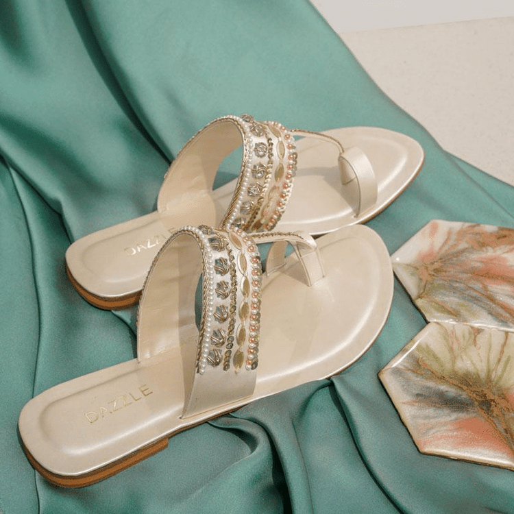 Ivory Crush Kolhapuri (Shiny White)