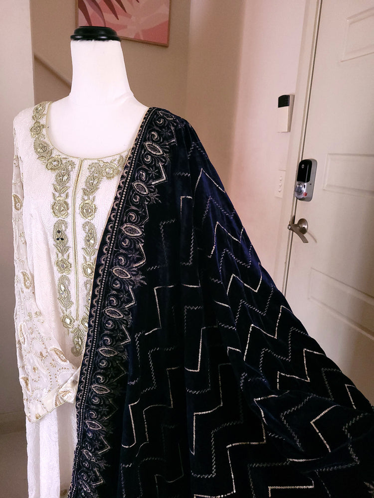 Navyblue Zigzag Velvet shawl
