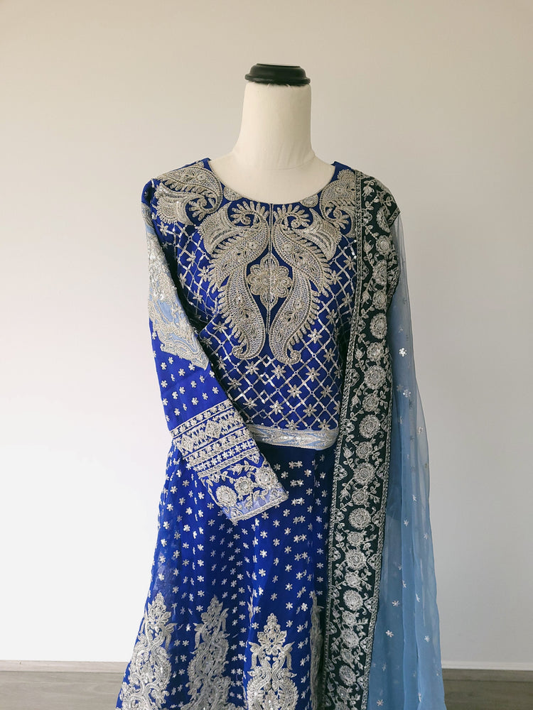 Blue heavy luxury lehnga 3pc