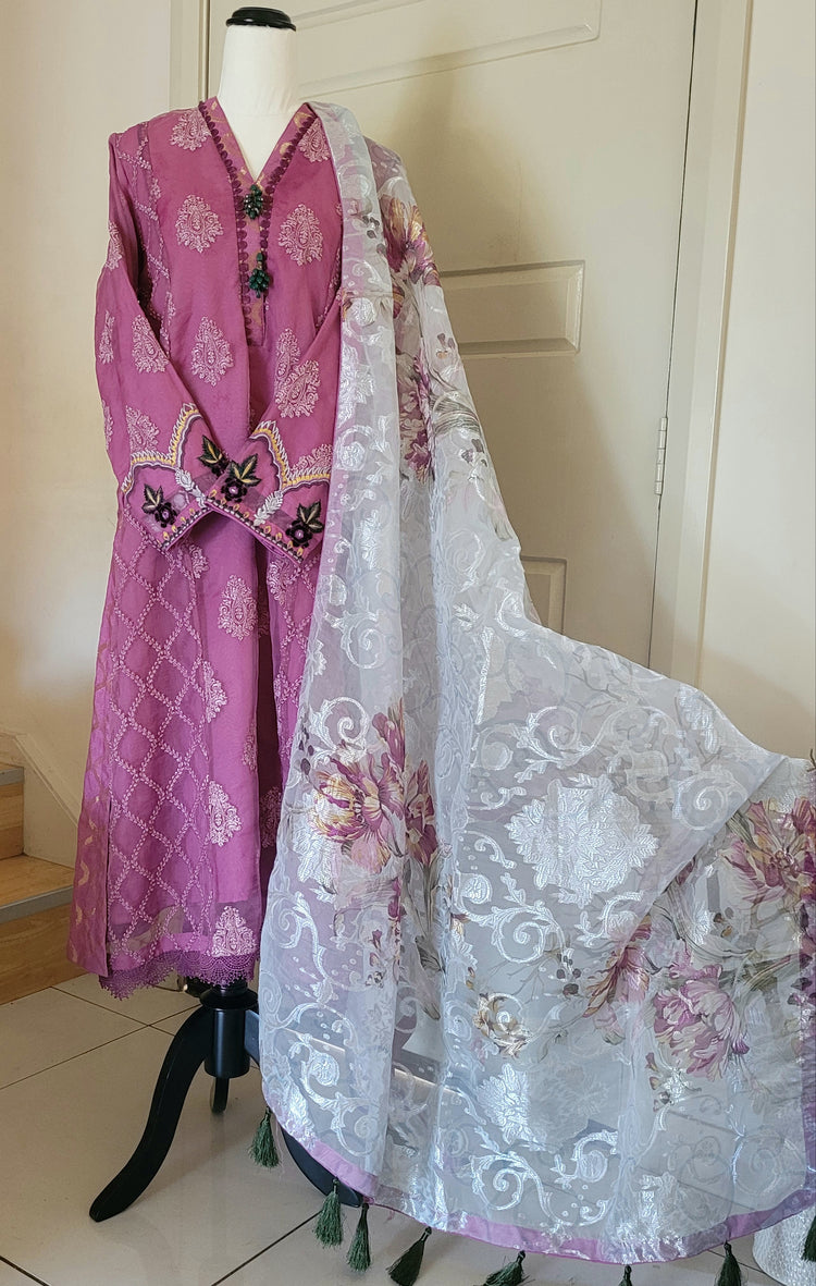 Embroidered Luxury Organza Mauve 3 Piece Suit with Mirror Resham Embroidery